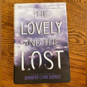 Jennifer Lynn Barnes - The Lovely and the Lost. Brand new book.